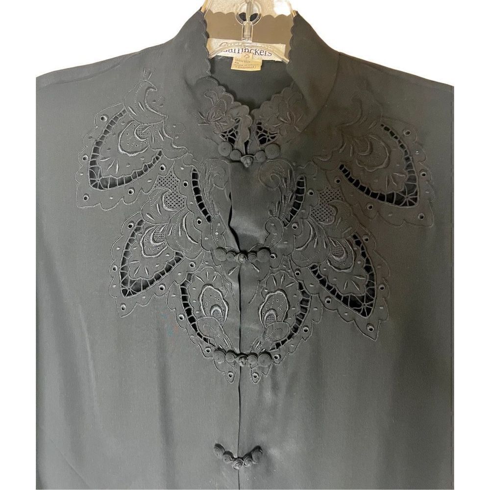Vtg Garfinckel’s Black Cut Out Decor Frog Closure Blouse sz 10 See Measurements - Picture 5 of 11